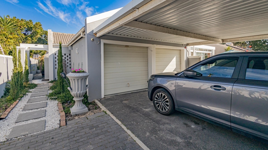 3 Bedroom Property for Sale in Sunningdale Western Cape